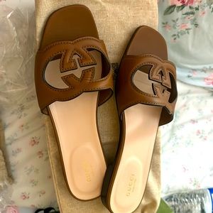 WOMEN'S INTERLOCKING G CUT-OUT SLIDE SANDAL Size 39 gently used